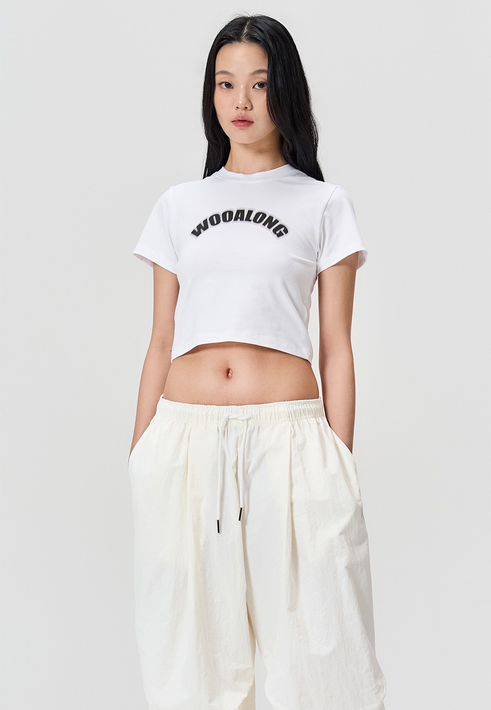 Lettering tight fit crop T - WHITE
